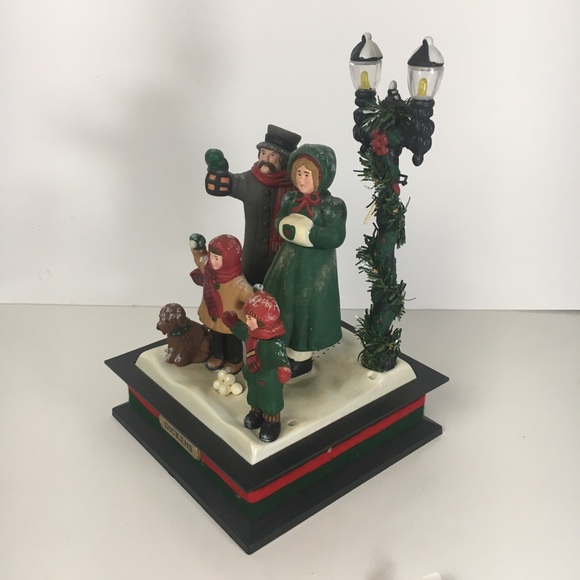 Musical Holiday Scene with lights. “1994” - Picture 4 of 8